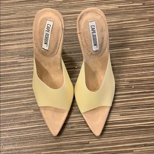 ❌❌ NOT FOR SALE ❌❌ Clear pointy heels